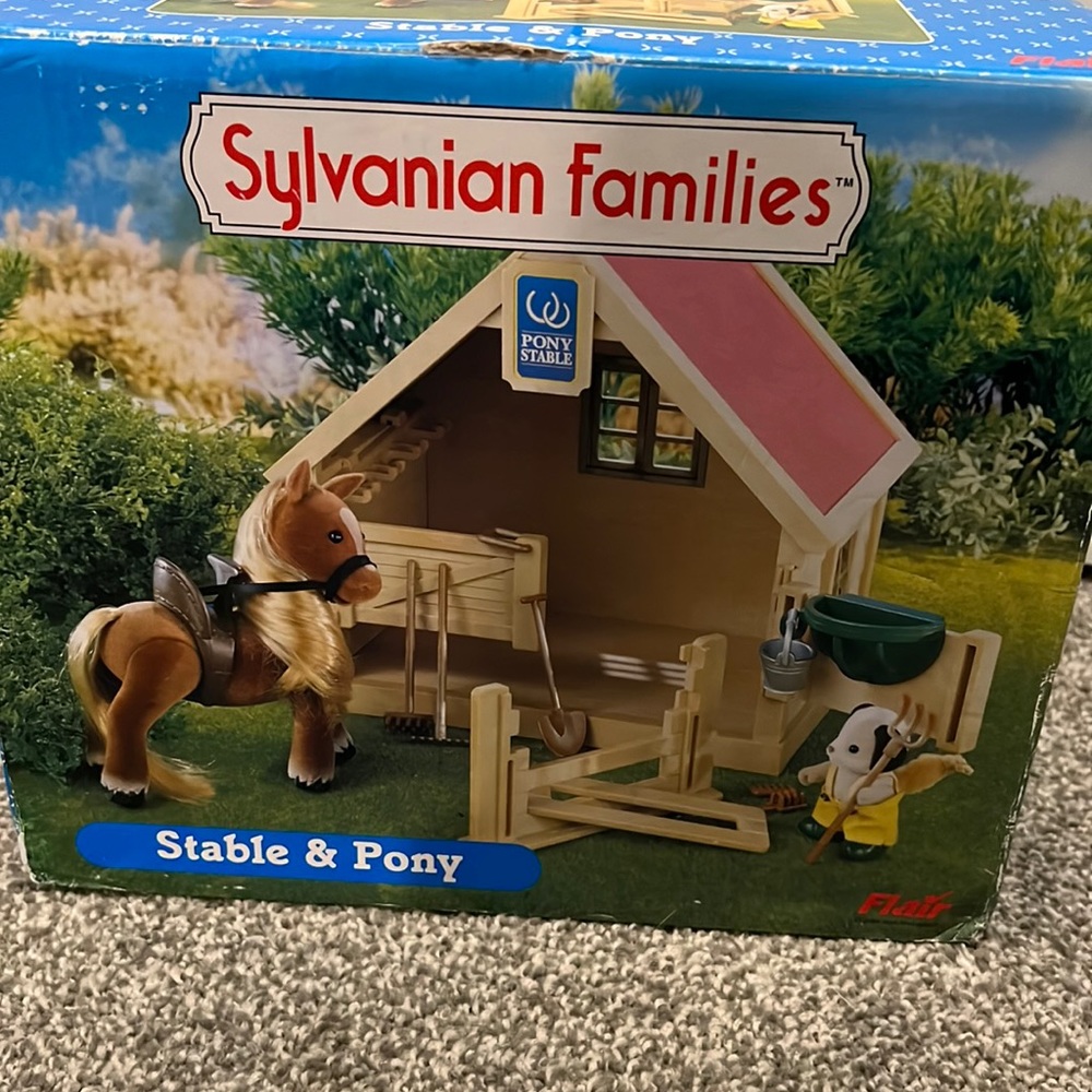 Rare Sylvanian families(calico critters) stable & pony